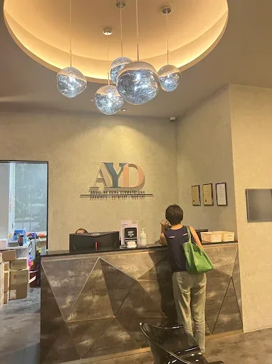 Angeline Yong Dermatology