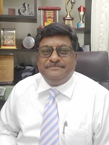 Anshuman Manaswi - Hair Transplant Surgeon at cosmetic surgery by most senior plastic surgeon of mumbai -