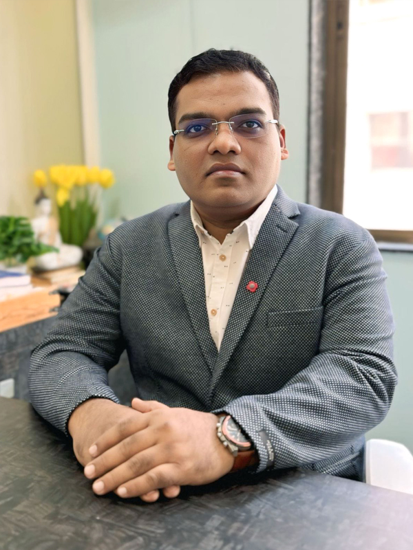 Gautam Gangurde - Hair Transplant Surgeon at Welcome to Redefine Plastic and Cosmetic Surgery Clinic in Nashik