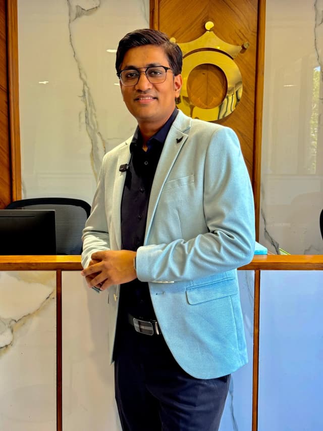 Harsh Bharat Amin - Hair Transplant Surgeon at Cosmetic Plastic Surgery SKIN HAIR Dental Clinic Ahmedabad